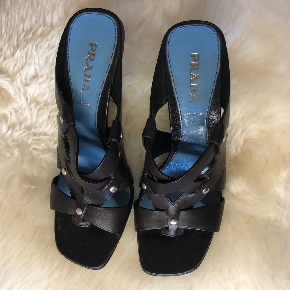 Prada heels - Picture 3 of 4